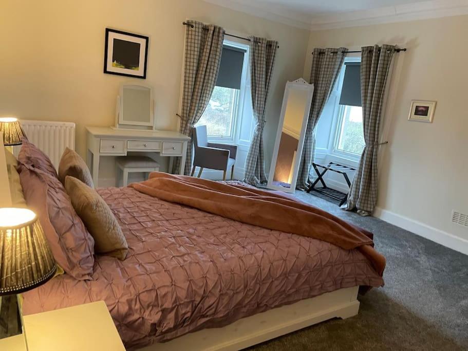 Bridge Holiday Let Linlithgow Ngoại thất bức ảnh